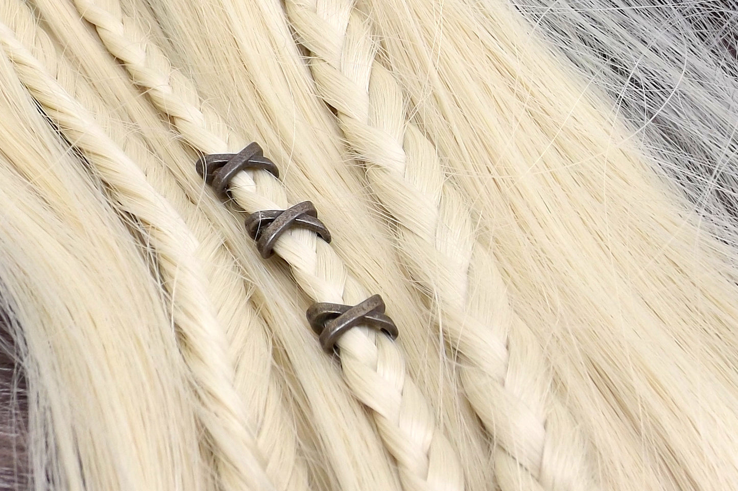 Lot de 3 perles viking  à barbe ou à cheveux couleur bronze.