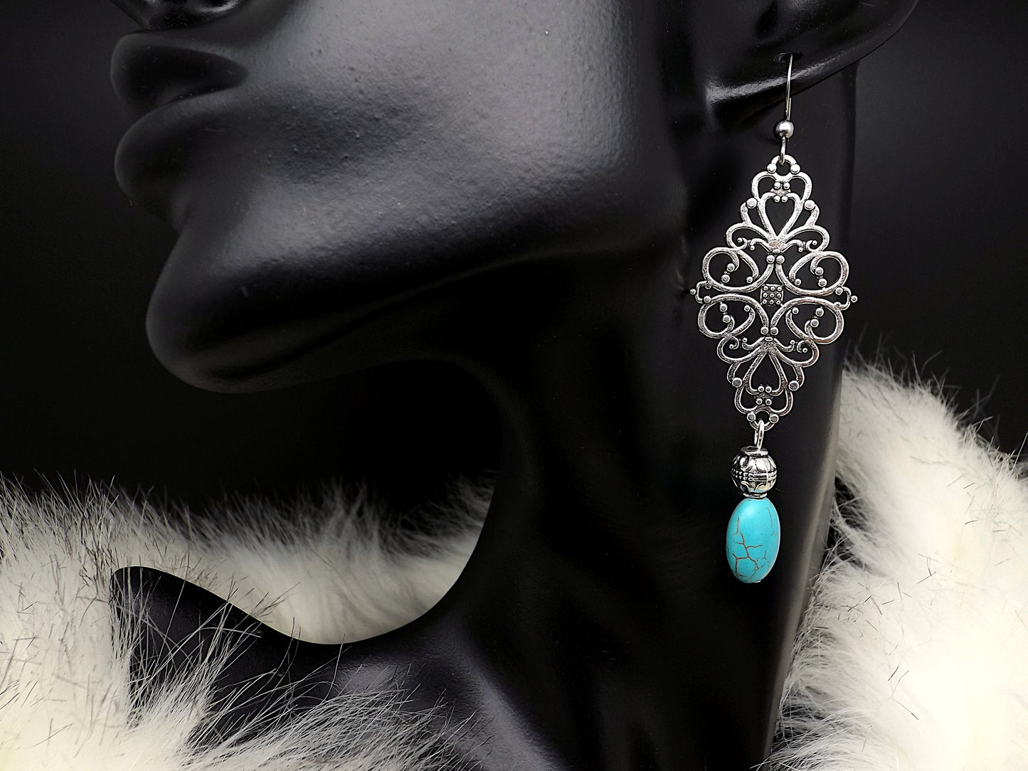 Boucles d'oreilles viking Freya avec pierre Turquoise.