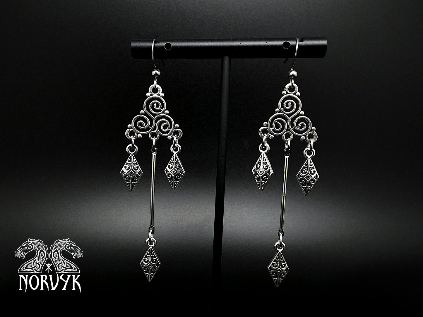 Boucles d'oreilles viking triskèle.